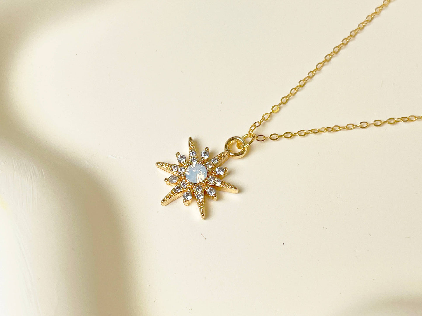 Star pendant necklace