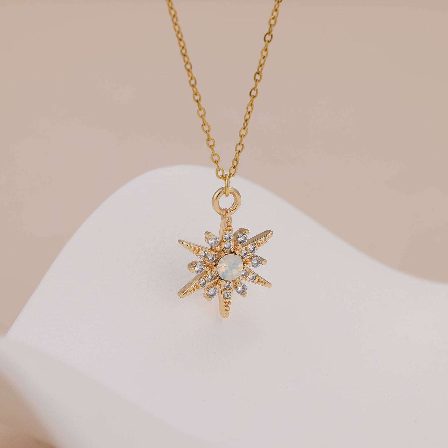 Star pendant necklace