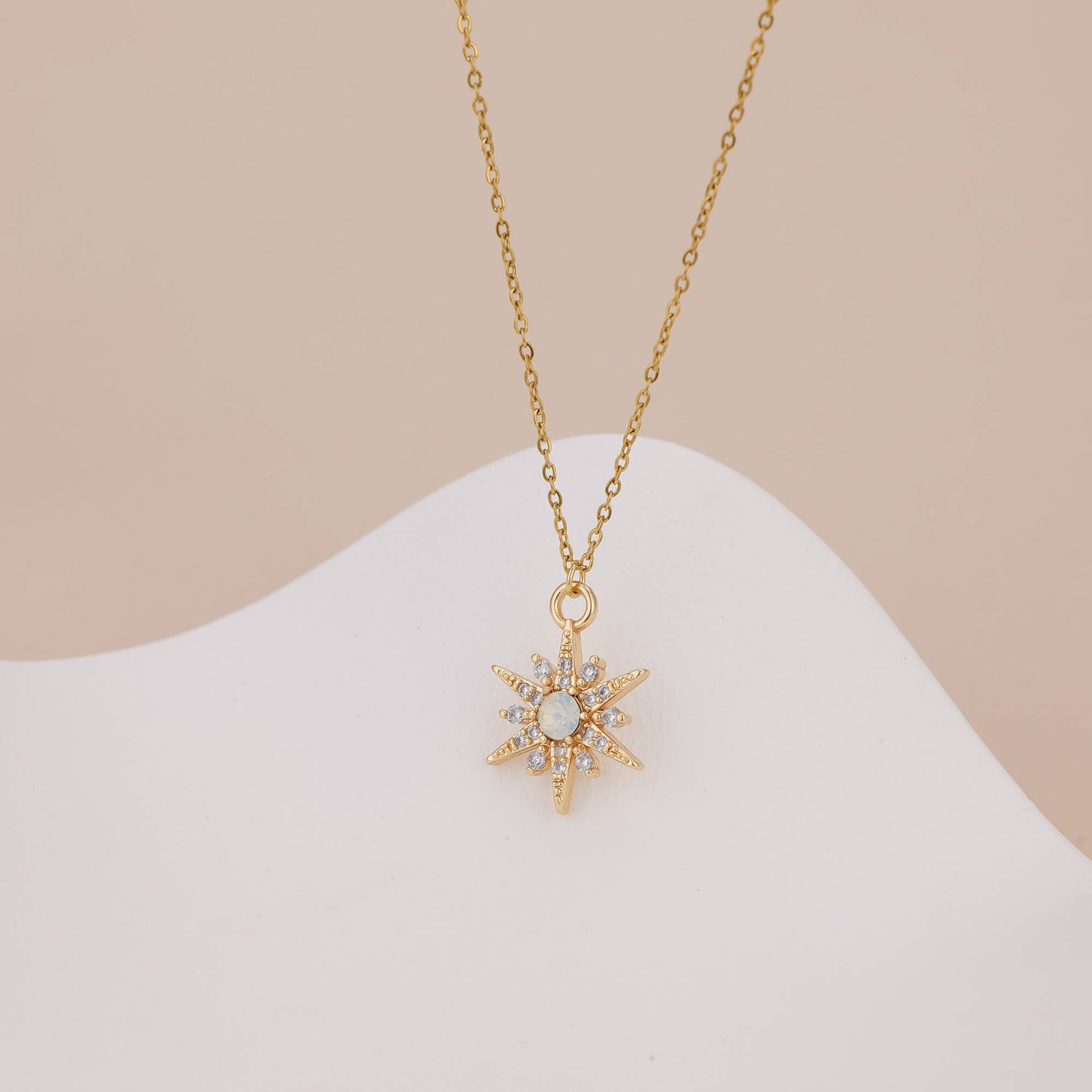 Star pendant necklace